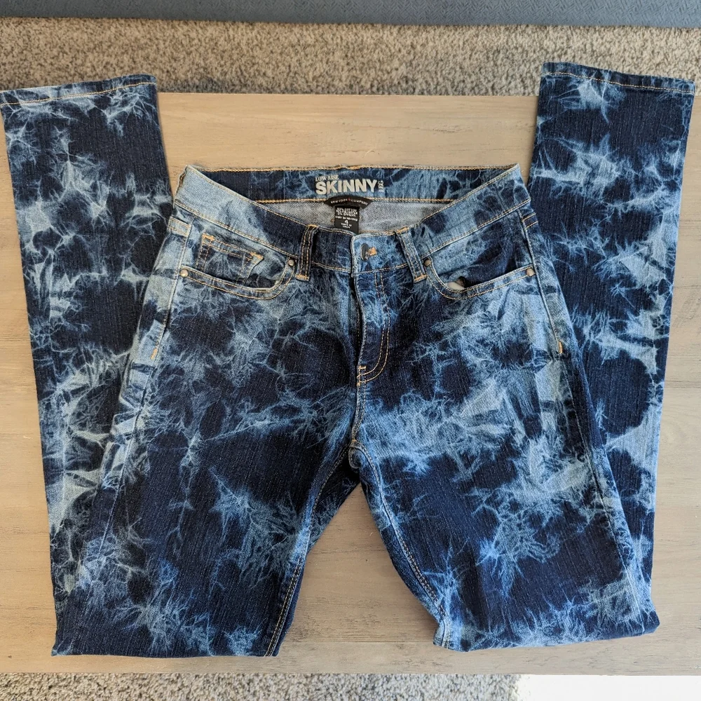 New York and Company Blue Tie Dye Low Rise Skinny Leg Jeans - Size 4 - Picture 4 of 7